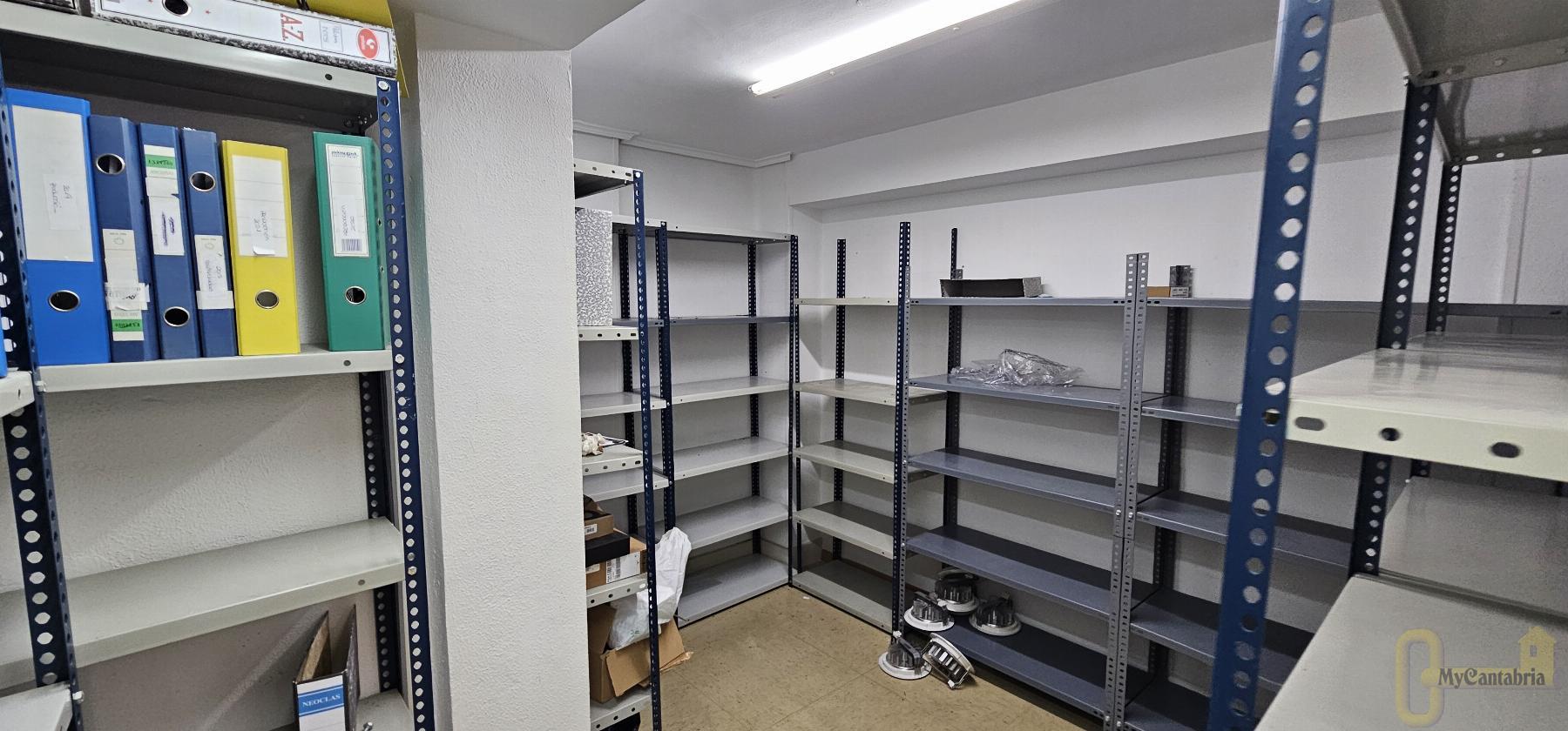 For rent of office in Santander