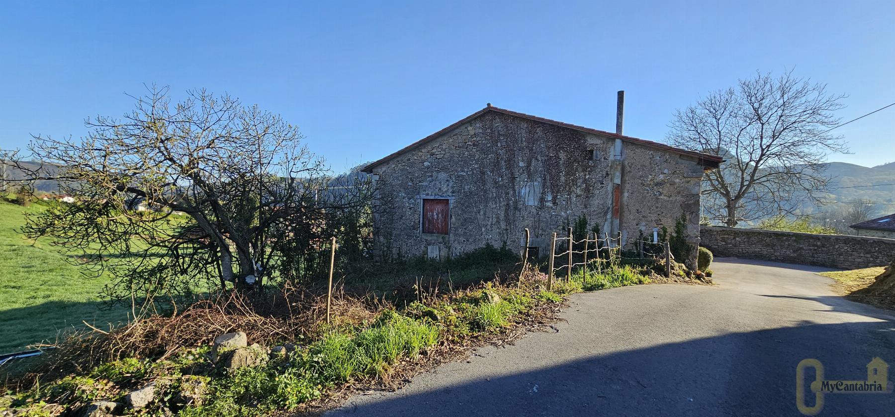 For sale of house in Puente Viesgo