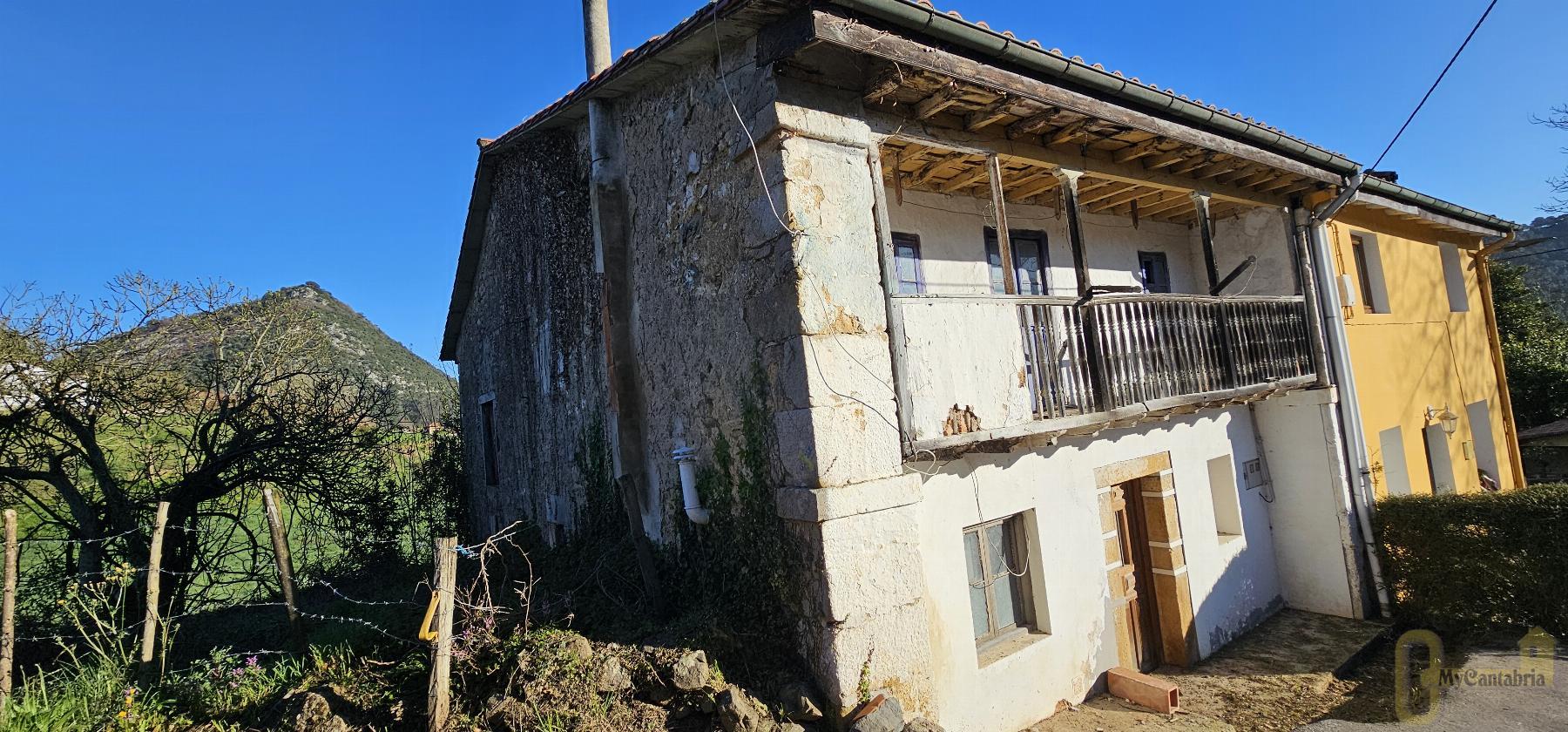 For sale of house in Puente Viesgo