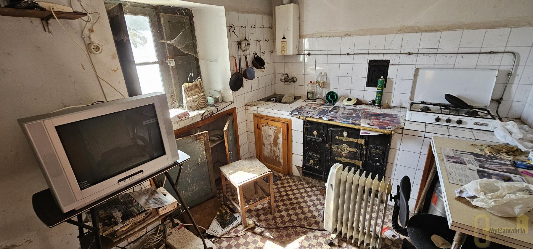 For sale of house in Puente Viesgo