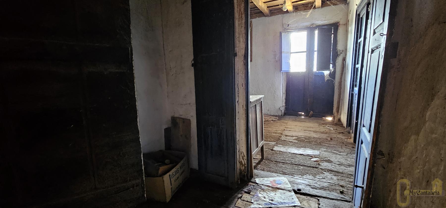 For sale of house in Puente Viesgo