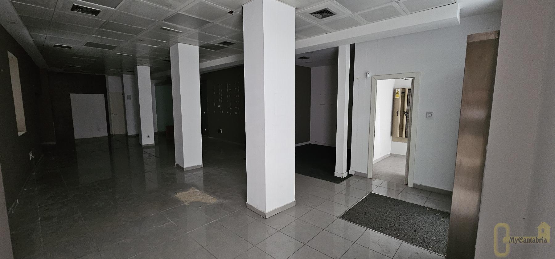 For sale of commercial in Santander