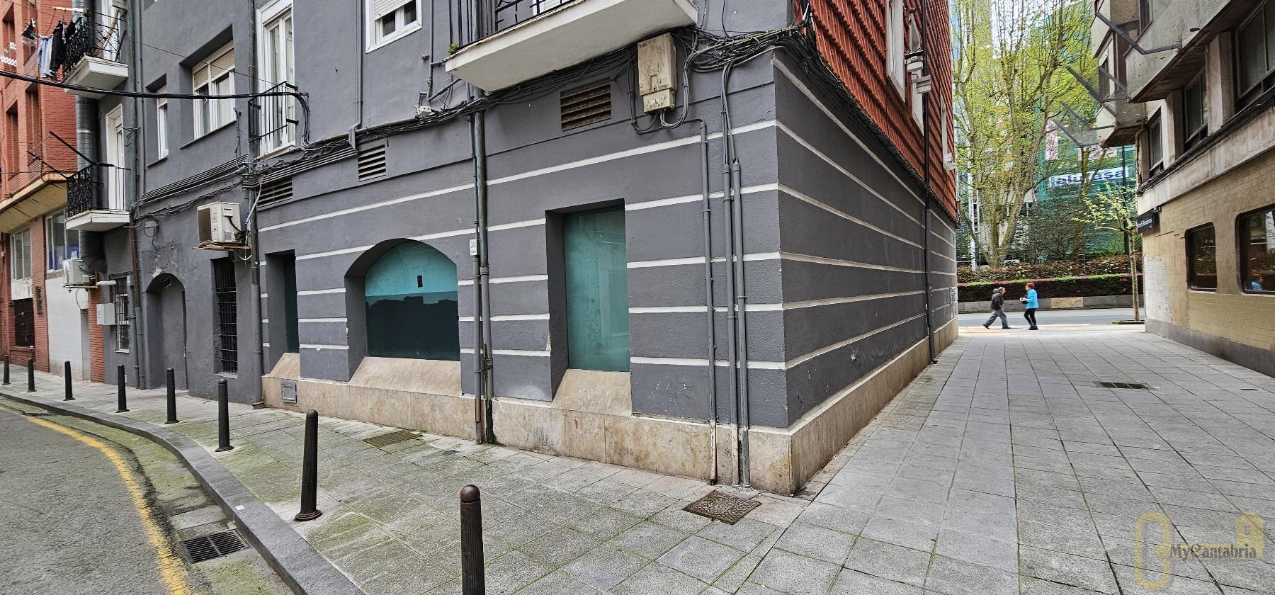 For sale of commercial in Santander