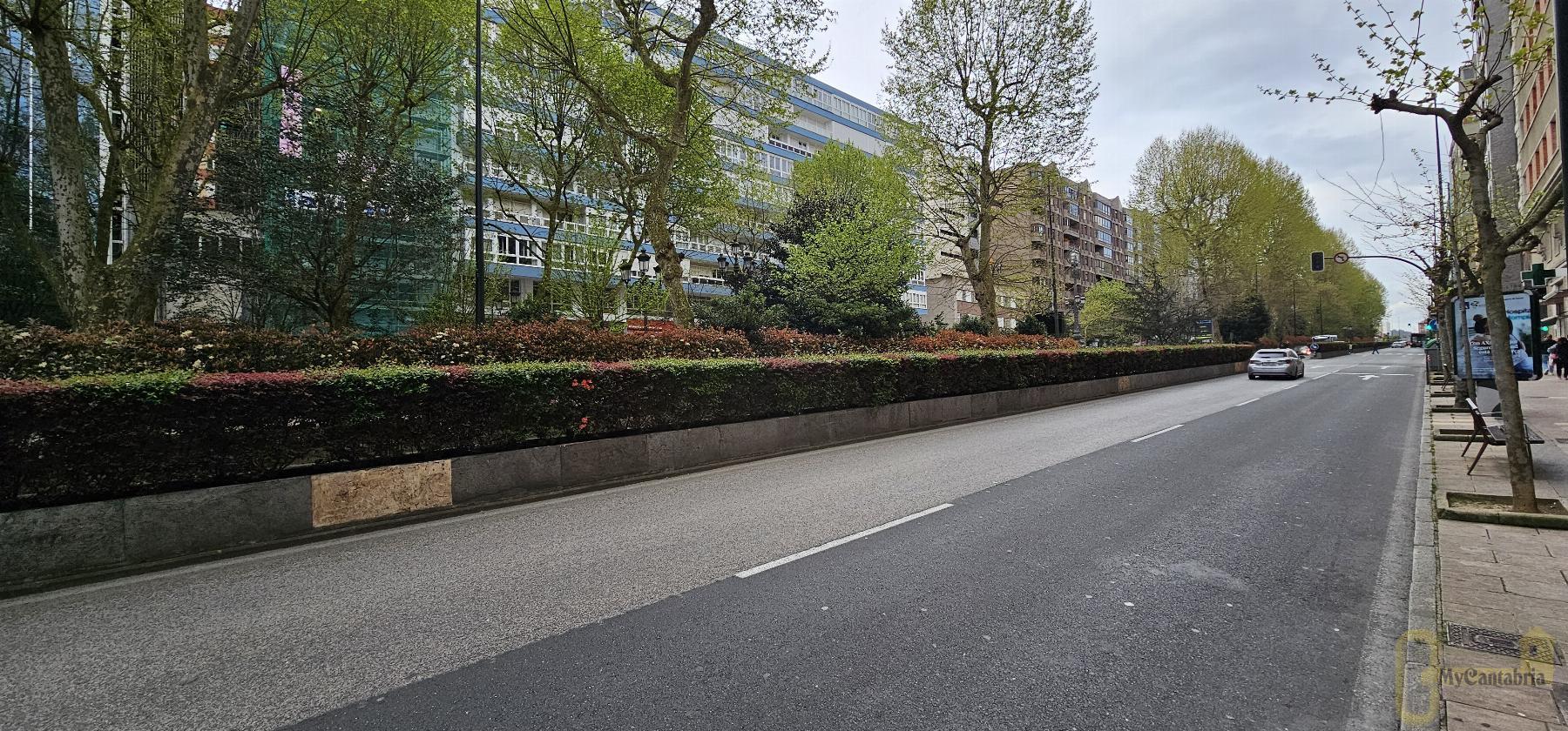 For sale of commercial in Santander