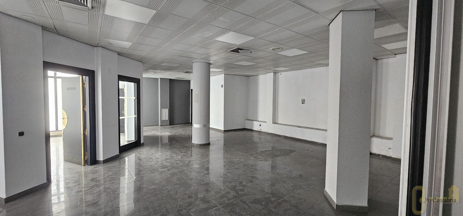 For rent of commercial in Santander