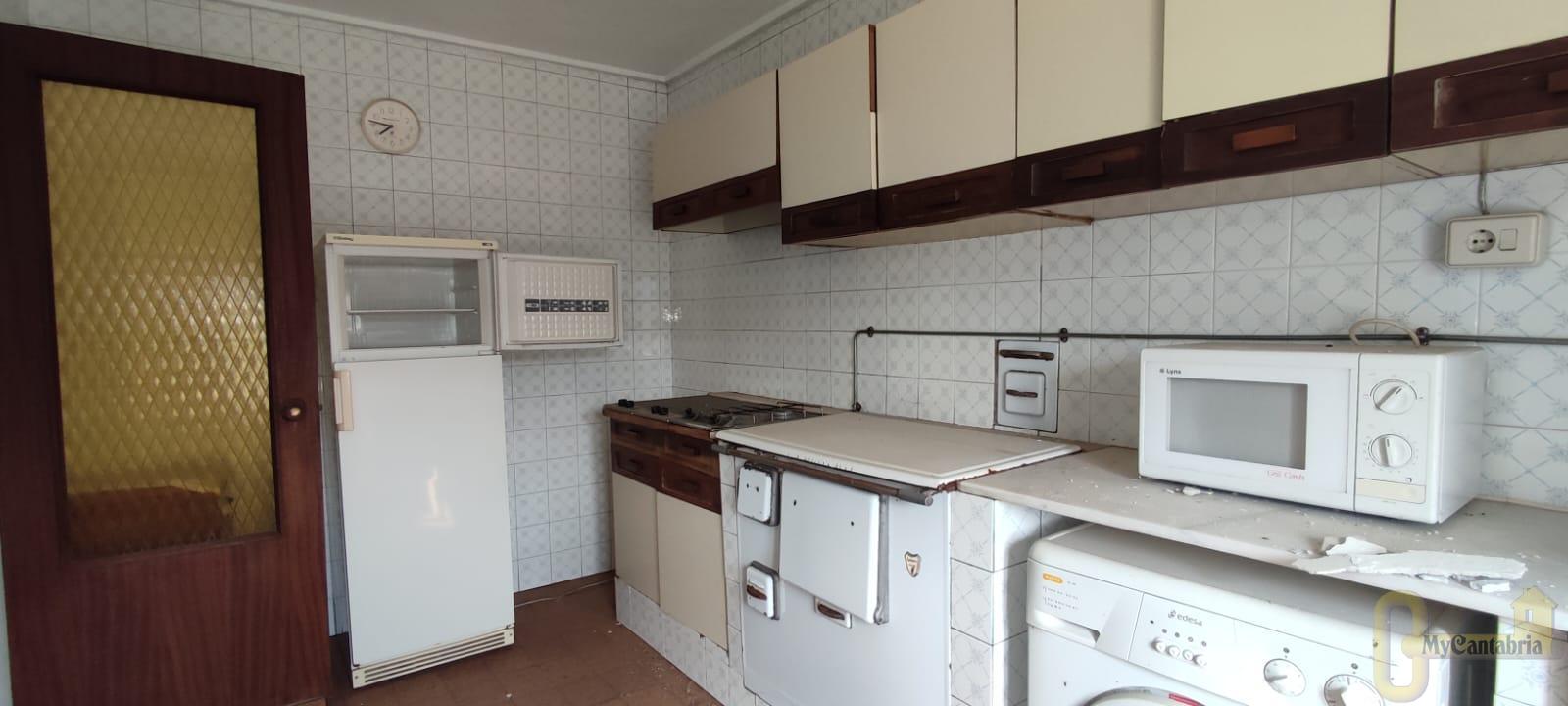 For sale of house in Ampuero