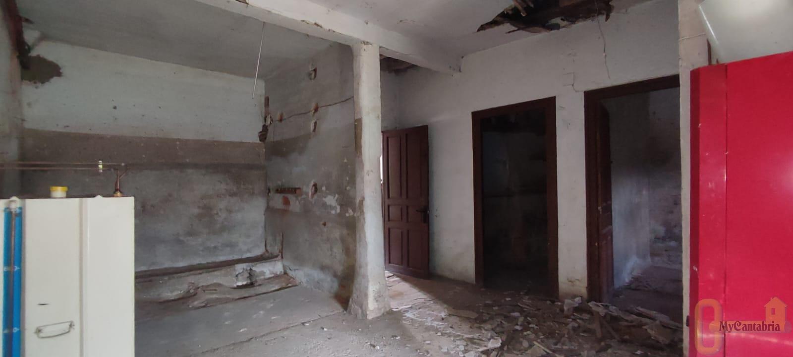 For sale of house in Ampuero