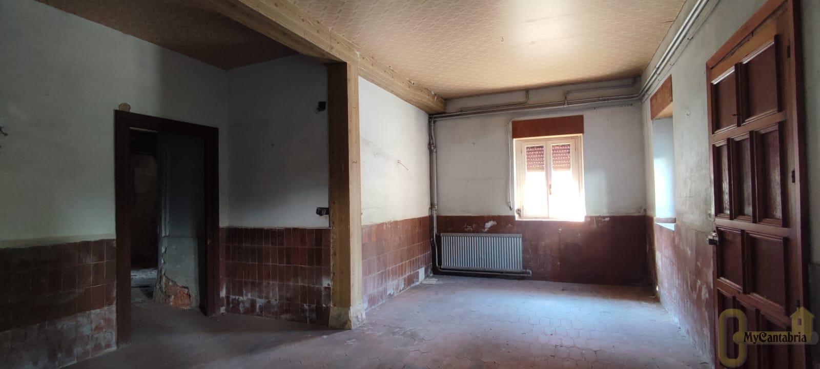 For sale of house in Ampuero