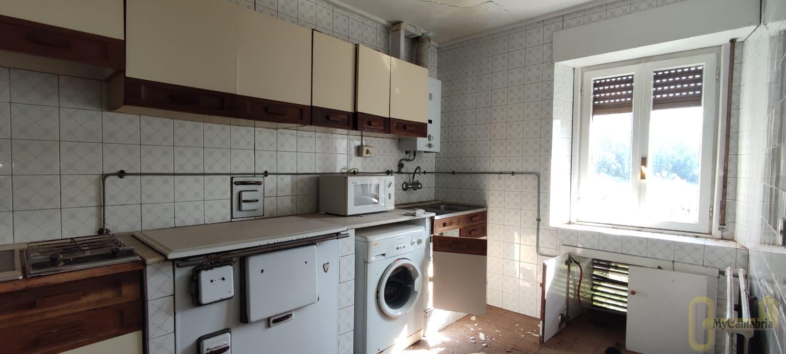 For sale of house in Ampuero