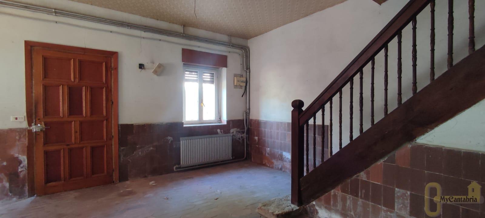 For sale of house in Ampuero