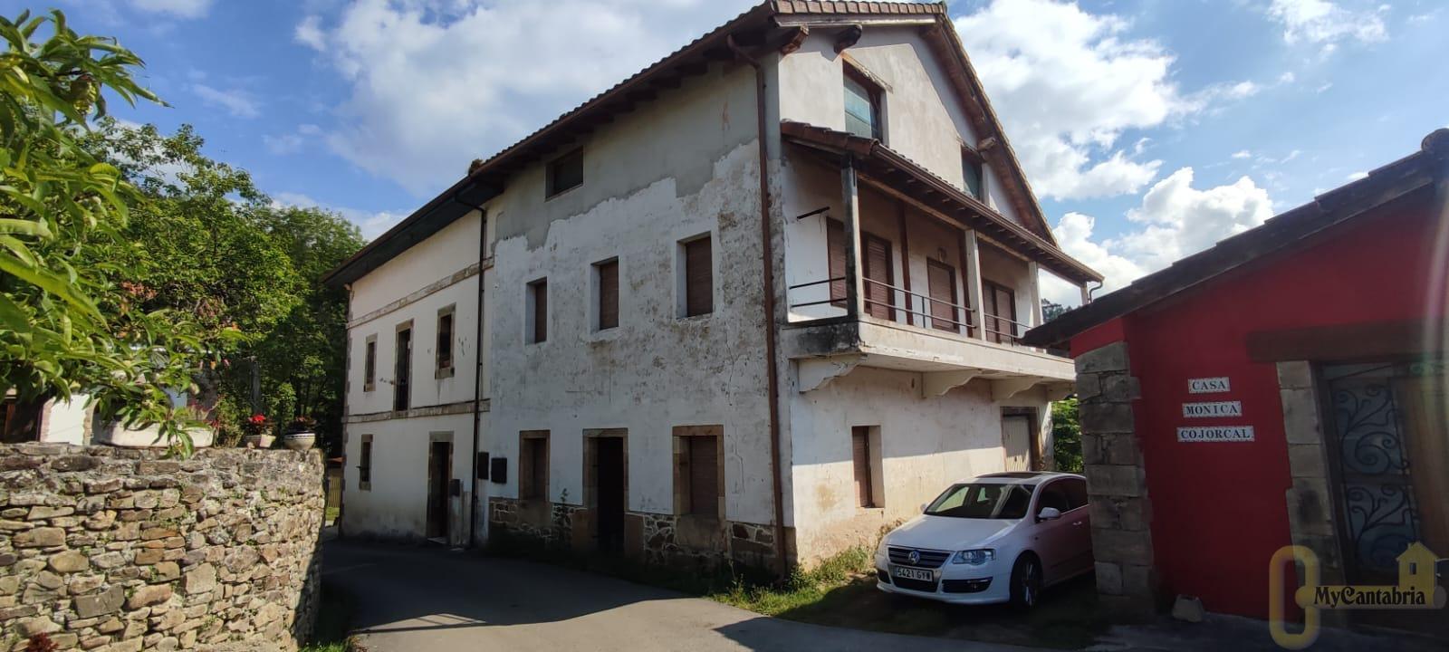 For sale of house in Ampuero