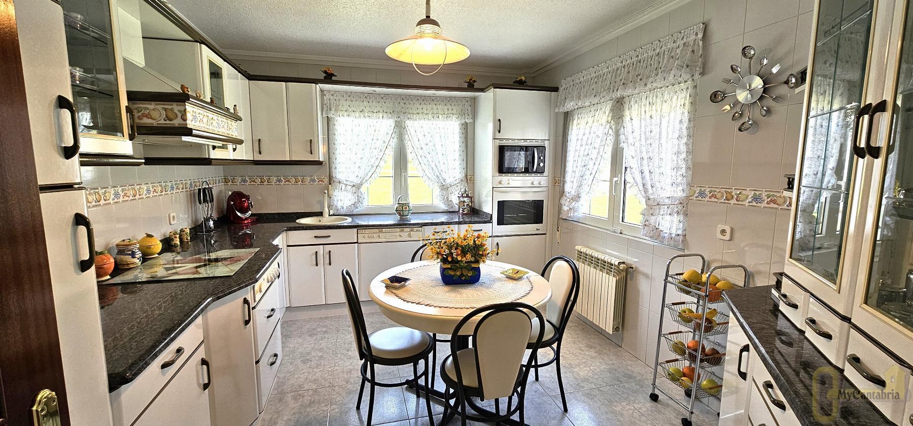 Venta de casa en Villaescusa