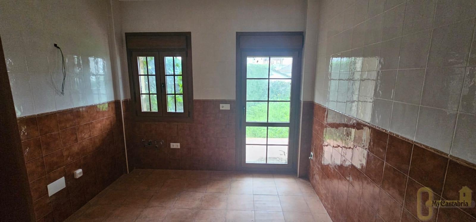 Venta de piso en Corvera de Toranzo