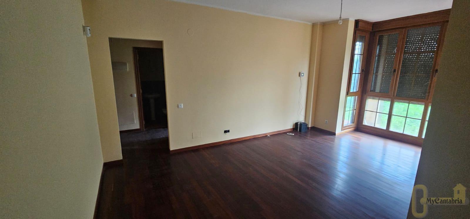 Venta de piso en Corvera de Toranzo