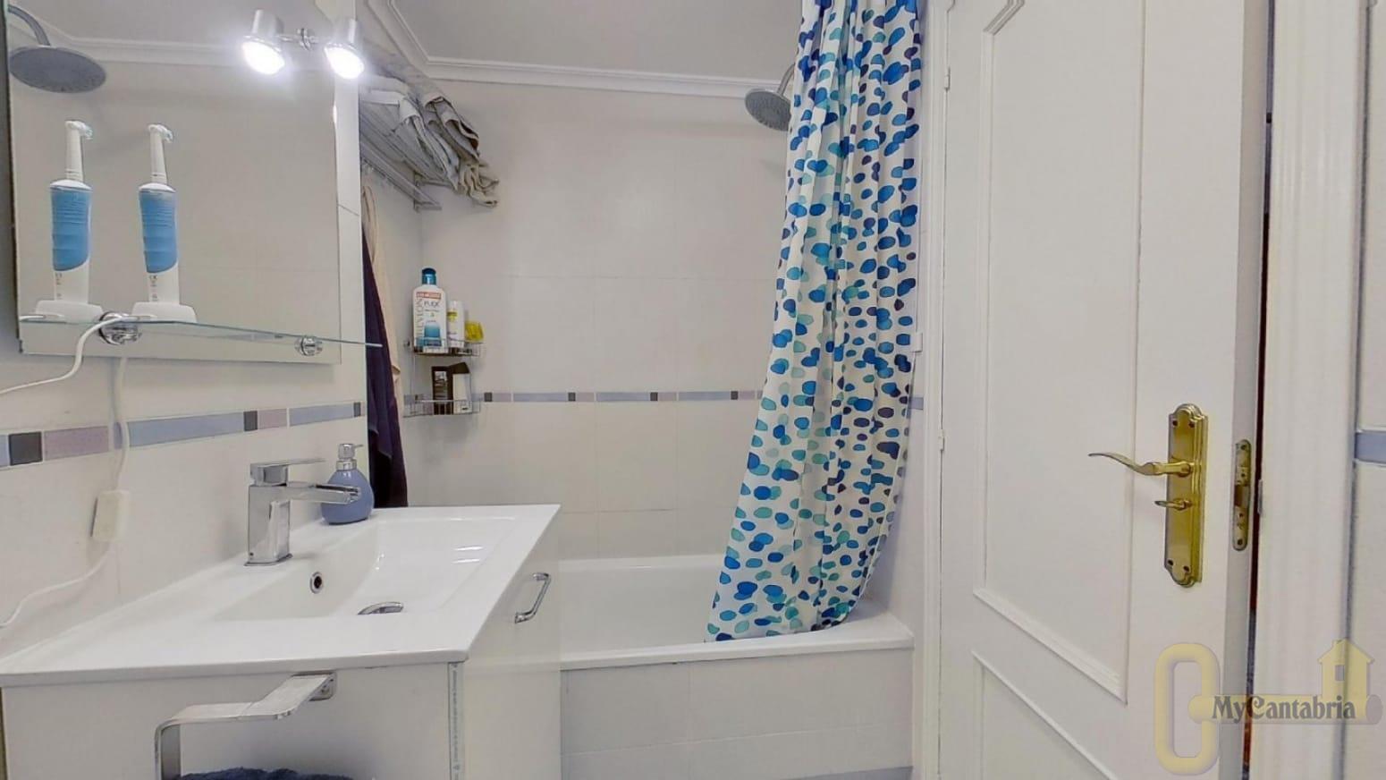 Venta de piso en El Astillero