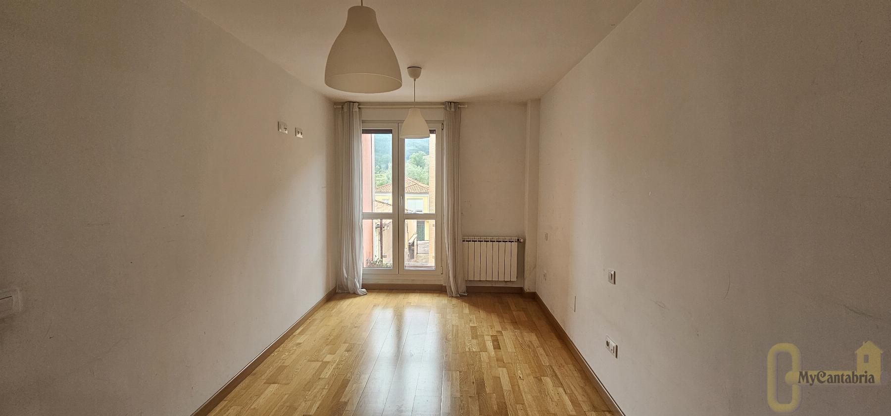 Venta de piso en Santa María de Cayón