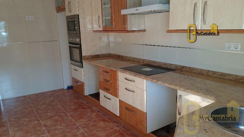 For sale of house in Santa María de Cayón