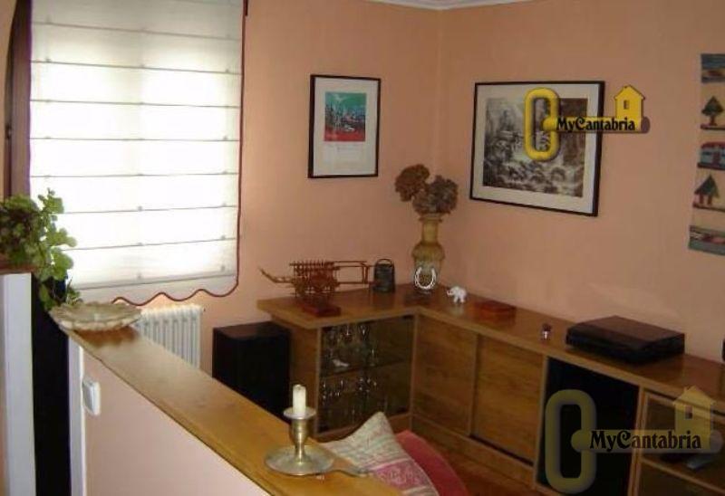For sale of flat in Medio Cudeyo