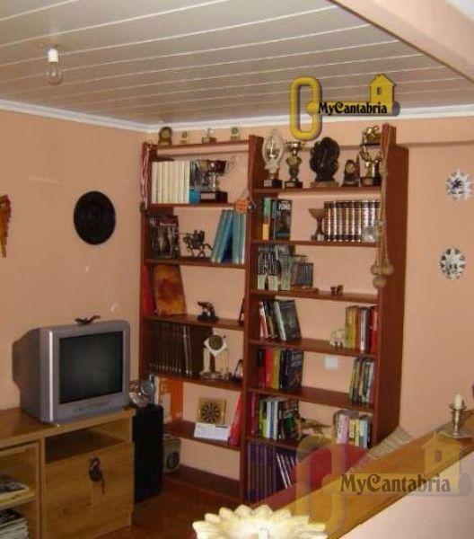 For sale of flat in Medio Cudeyo