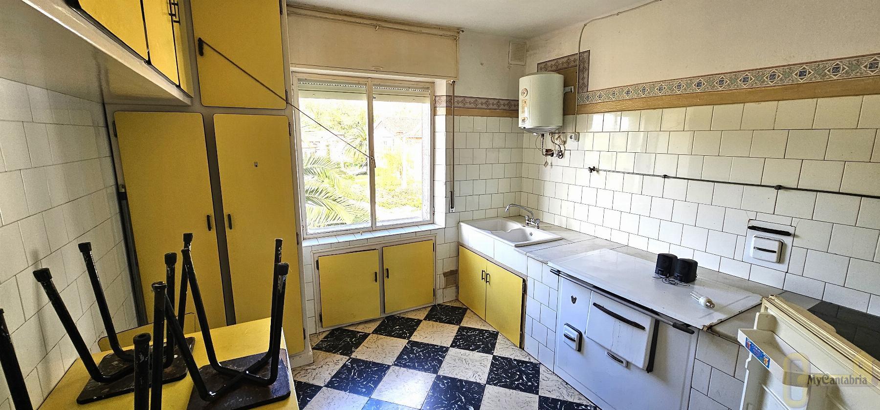 Venta de piso en Santa María de Cayón