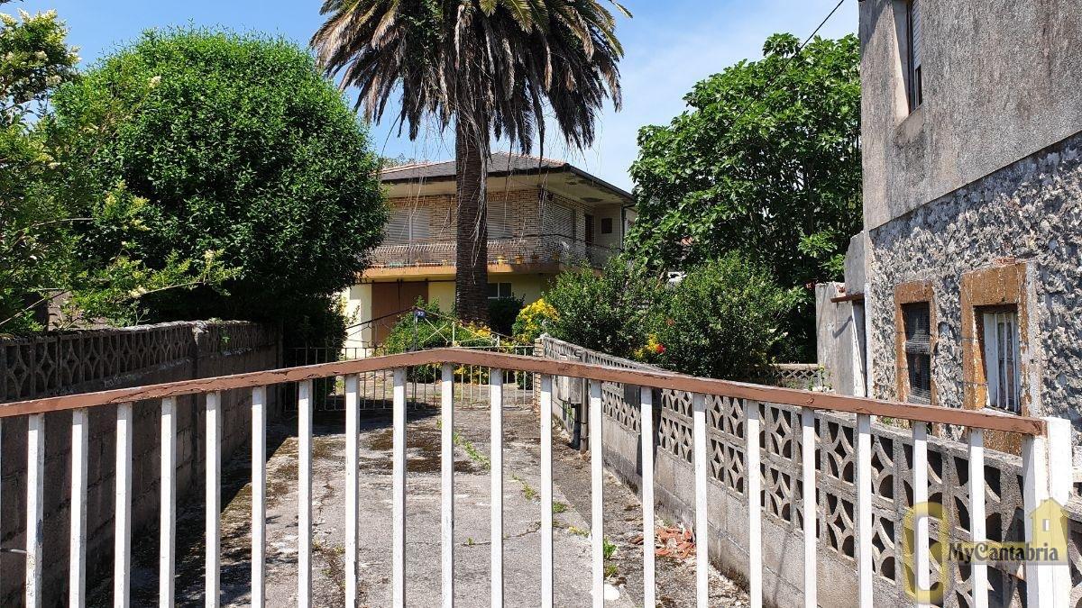 For sale of house in El Astillero