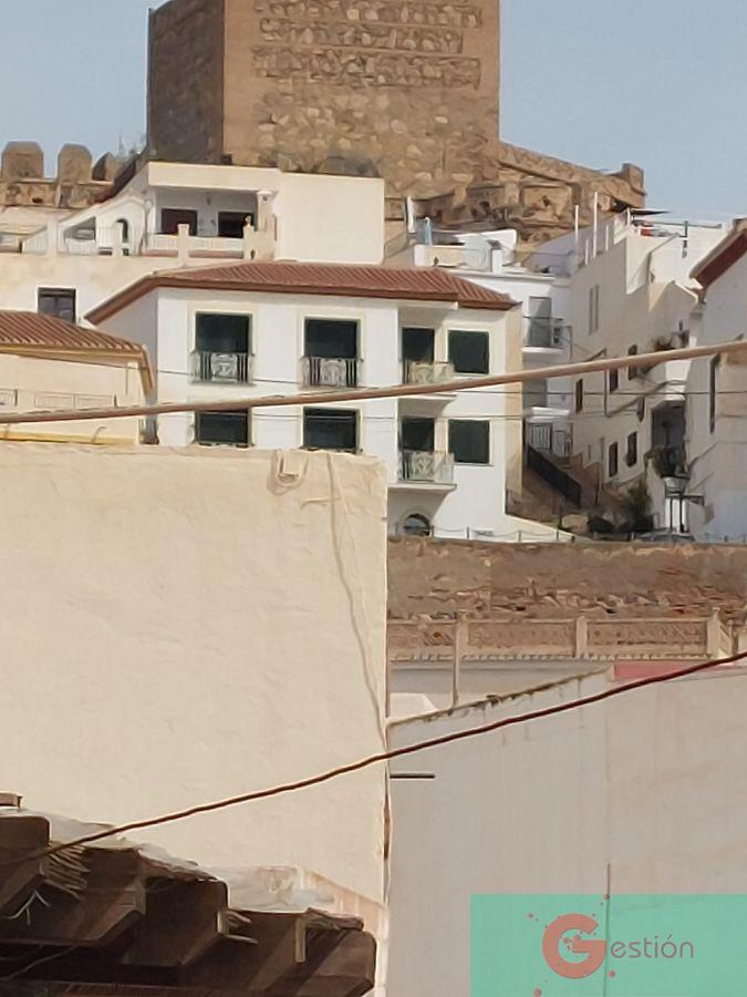 For sale of house in Salobreña