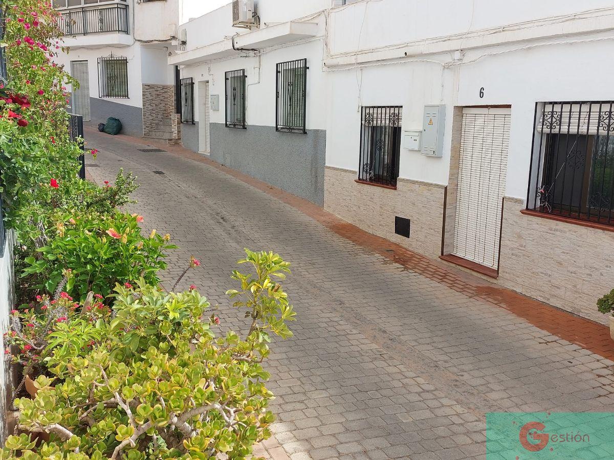 For sale of house in Salobreña