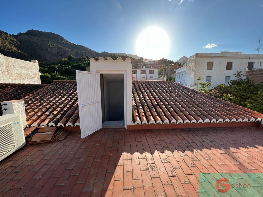 For sale of house in Salobreña