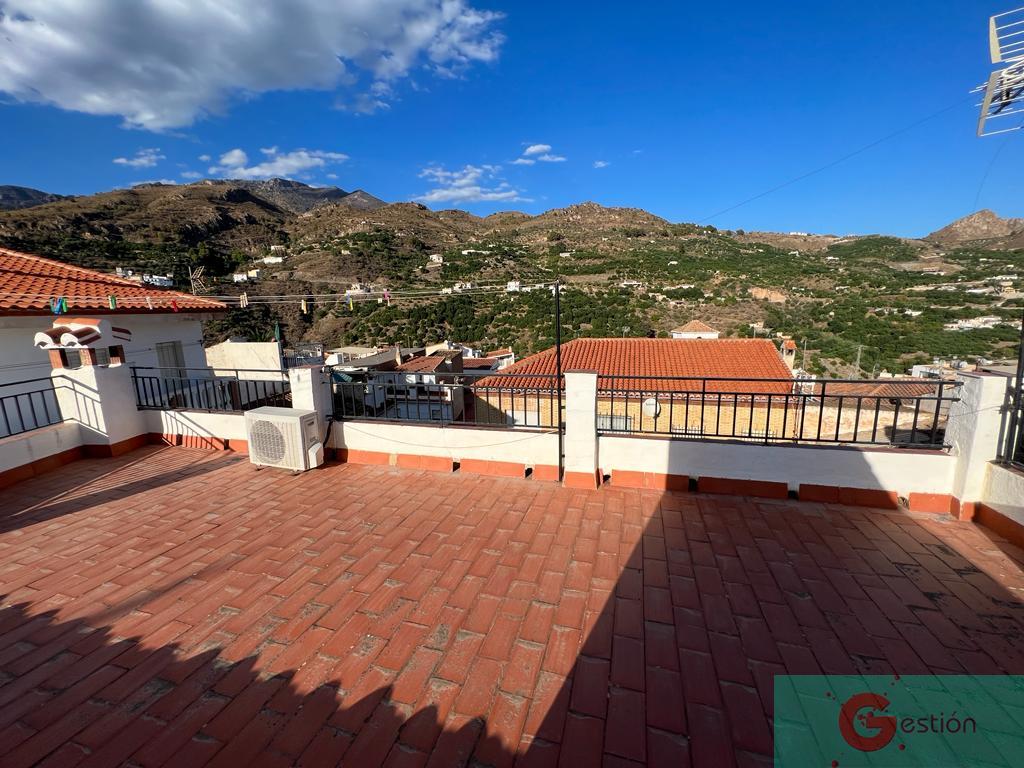 For sale of house in Salobreña