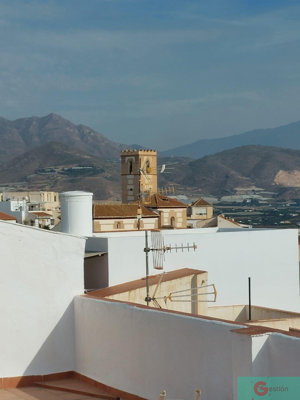 For sale of house in Salobreña