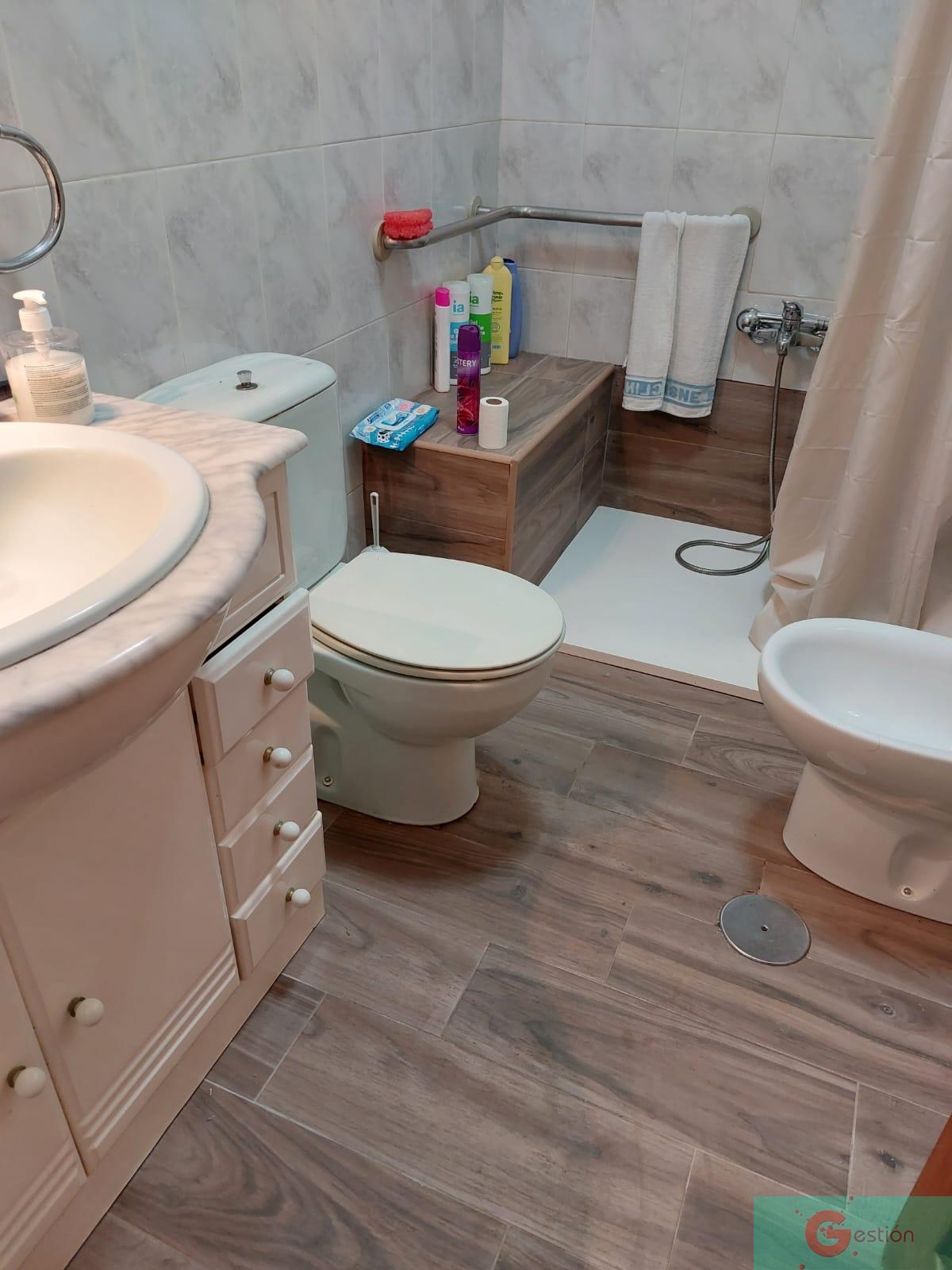For sale of house in Salobreña