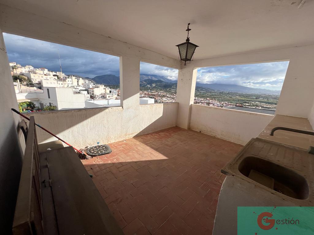 For sale of house in Salobreña