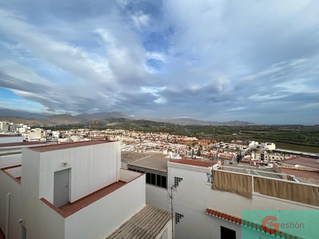 For sale of house in Salobreña