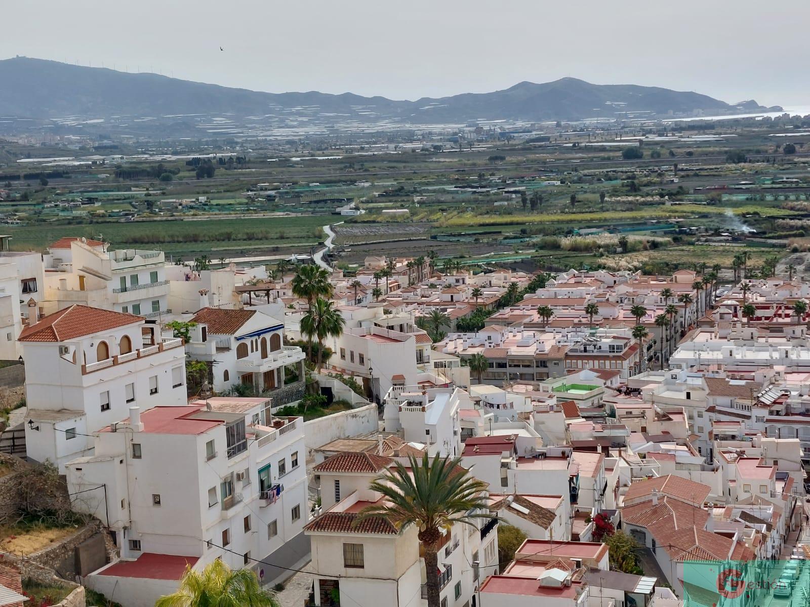 For sale of house in Salobreña