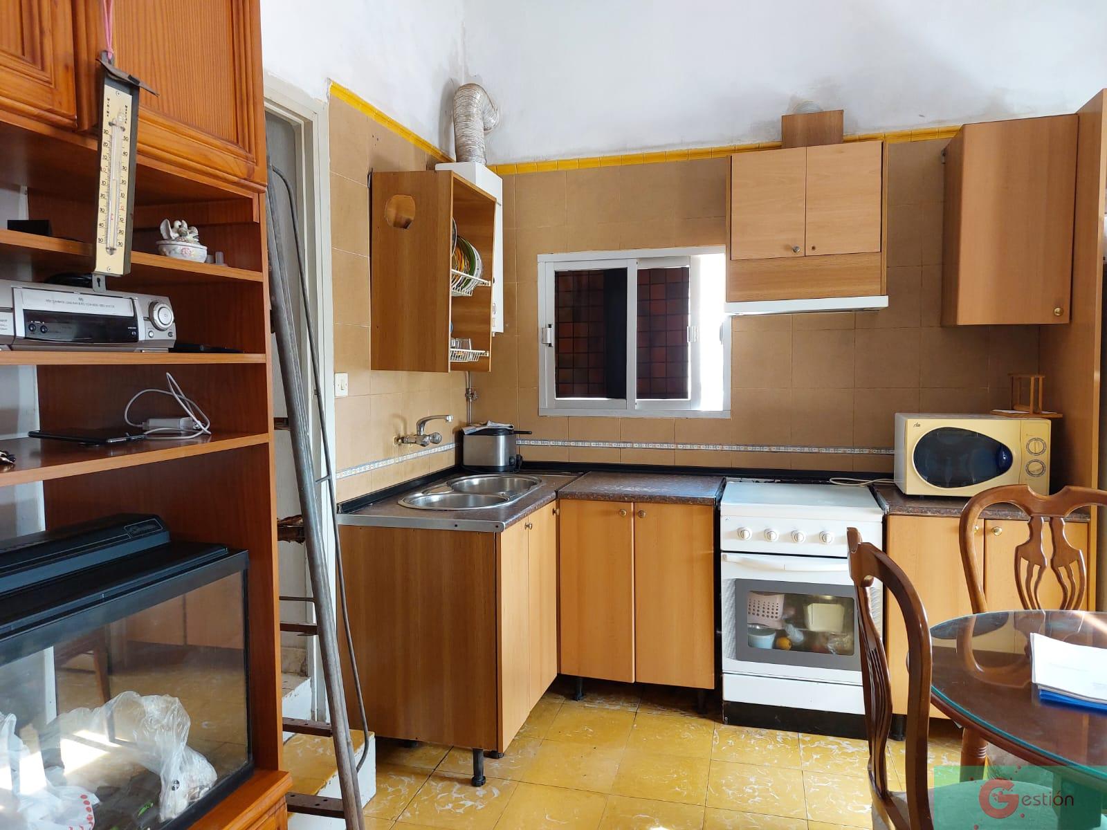 For sale of house in Salobreña