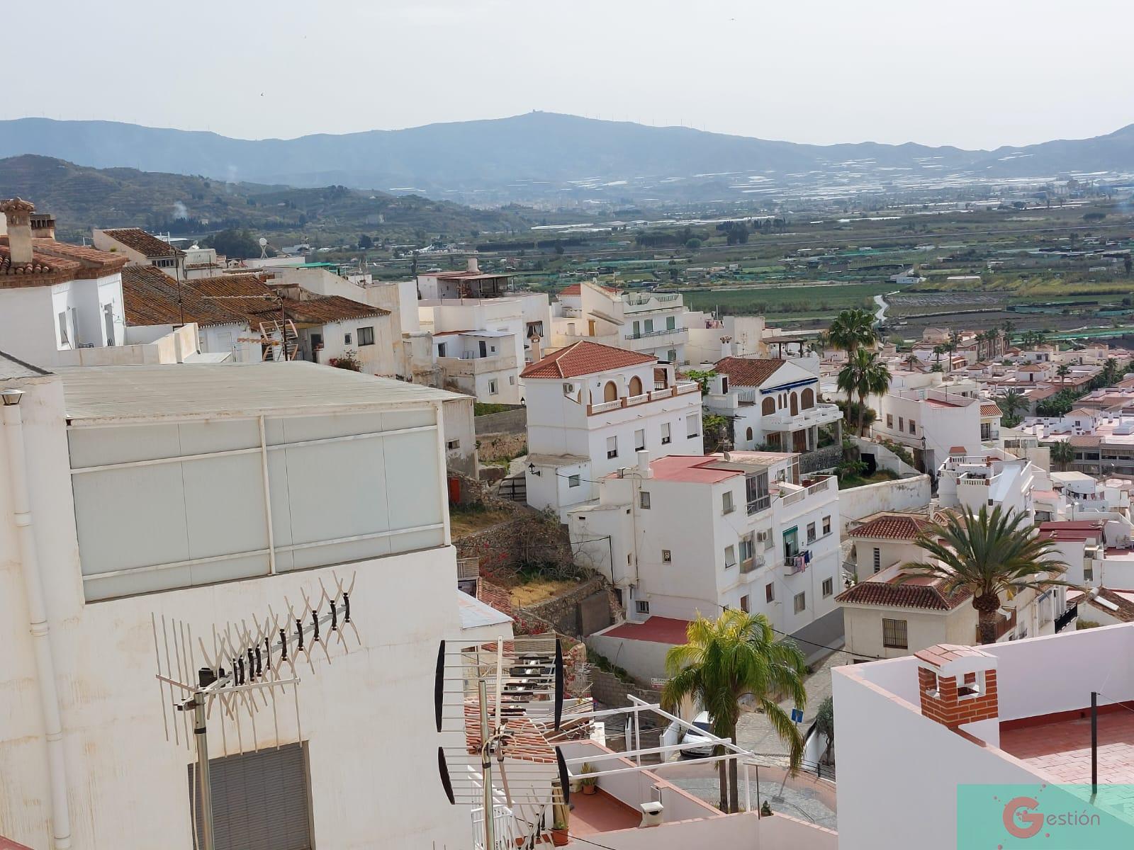 For sale of house in Salobreña