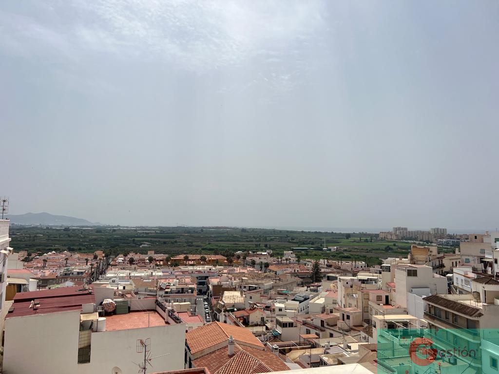 For sale of house in Salobreña