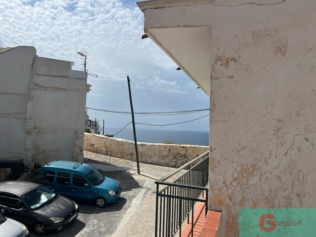 For sale of house in Salobreña