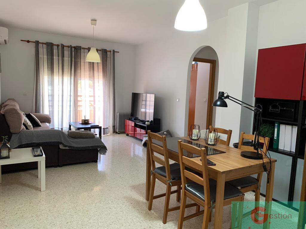 For sale of flat in Lobres