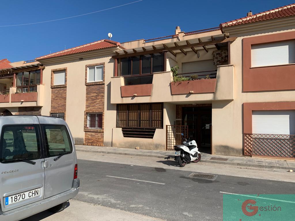 For sale of flat in Lobres