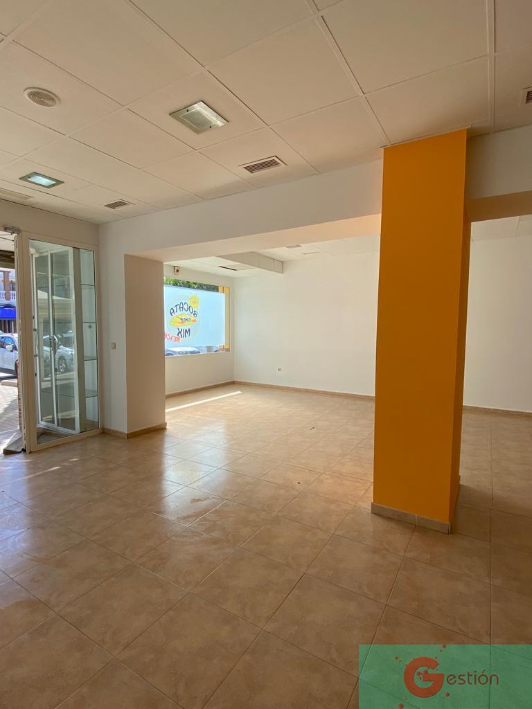 For rent of commercial in Salobreña