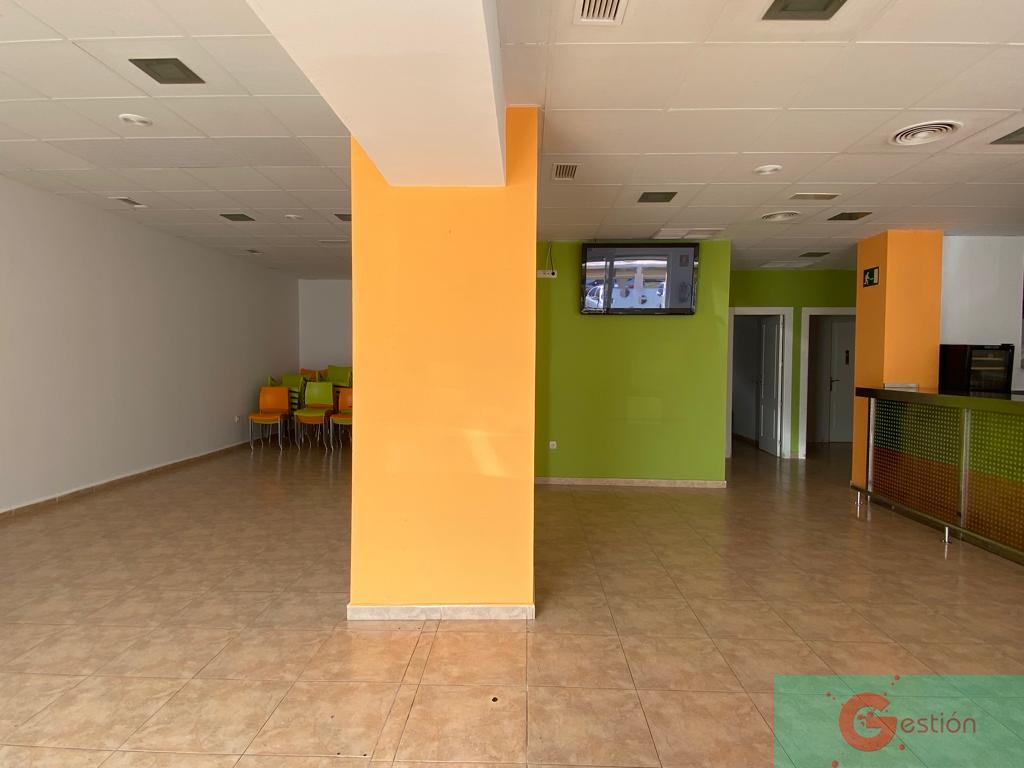 For rent of commercial in Salobreña