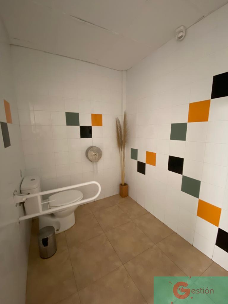For rent of commercial in Salobreña