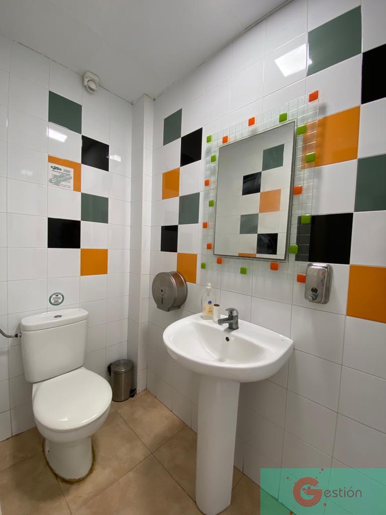 For rent of commercial in Salobreña
