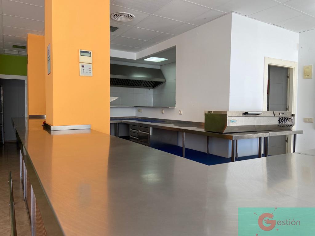 For rent of commercial in Salobreña