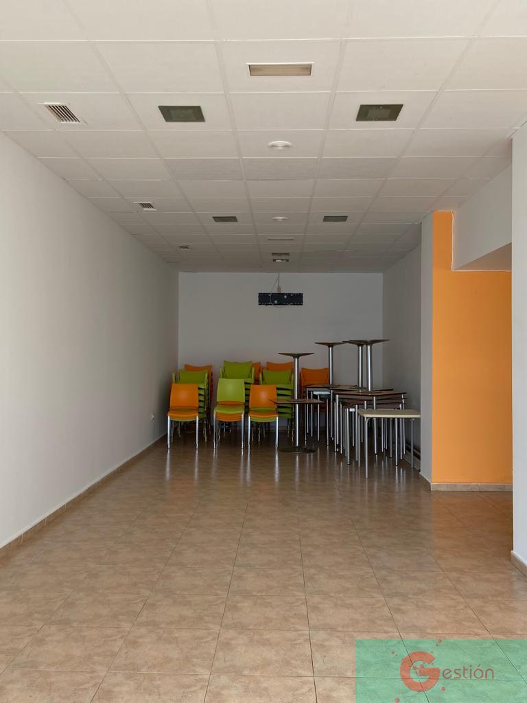 For rent of commercial in Salobreña