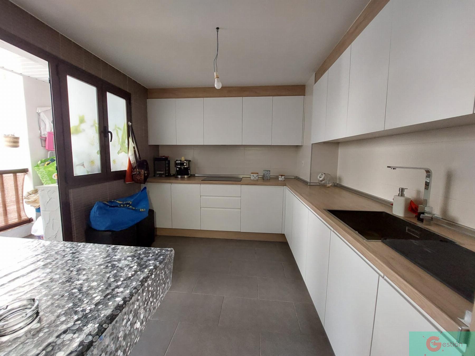 For sale of flat in Salobreña
