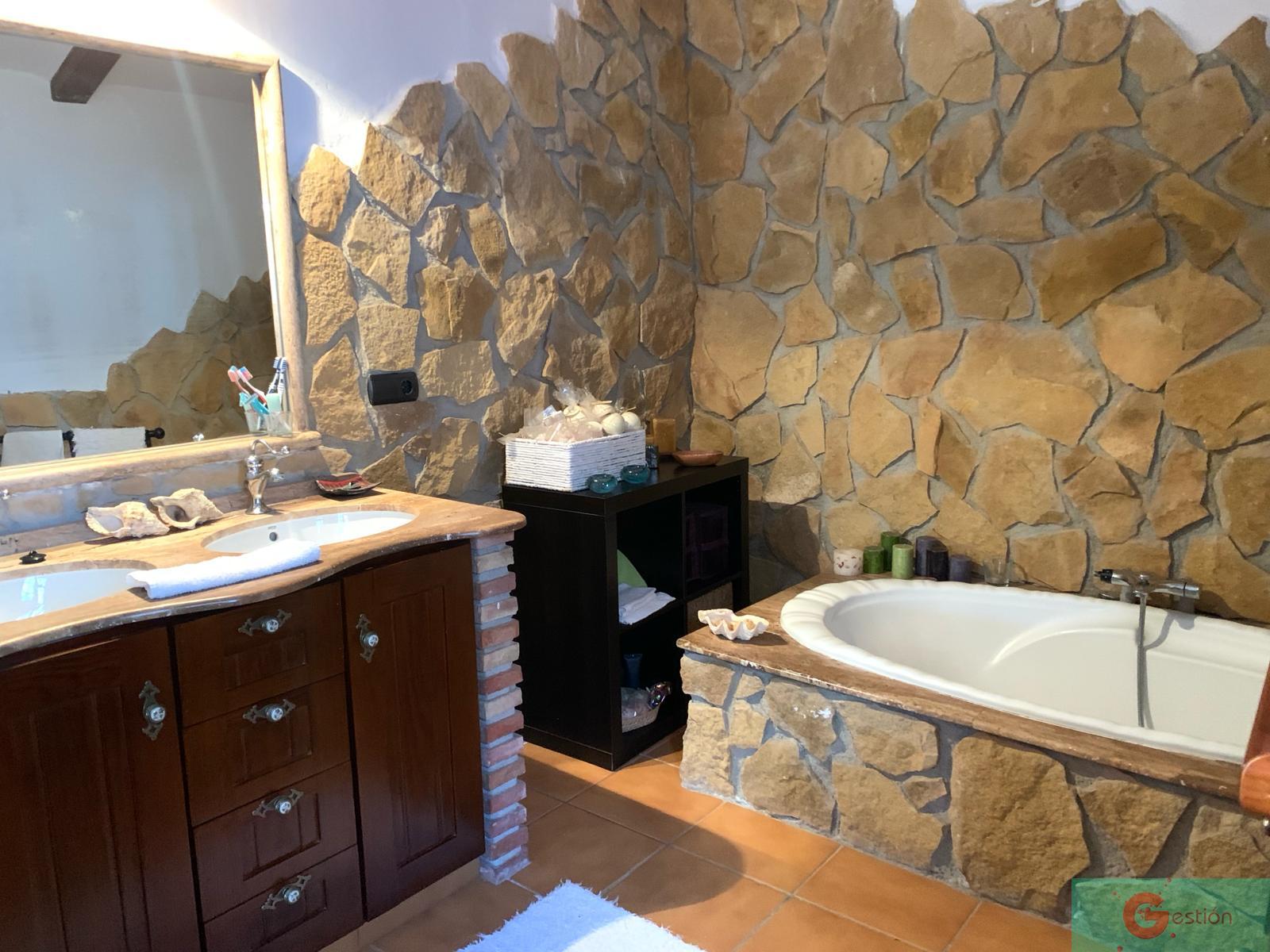 For sale of chalet in Motril