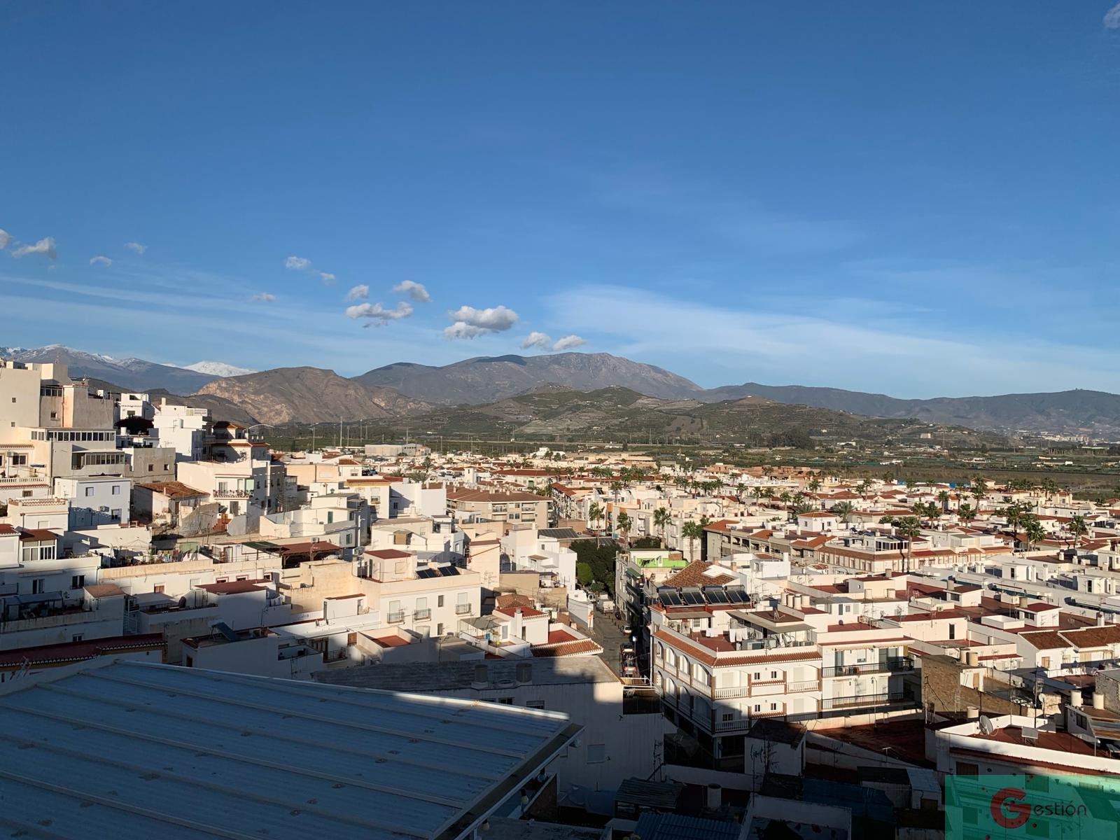 For sale of house in Salobreña