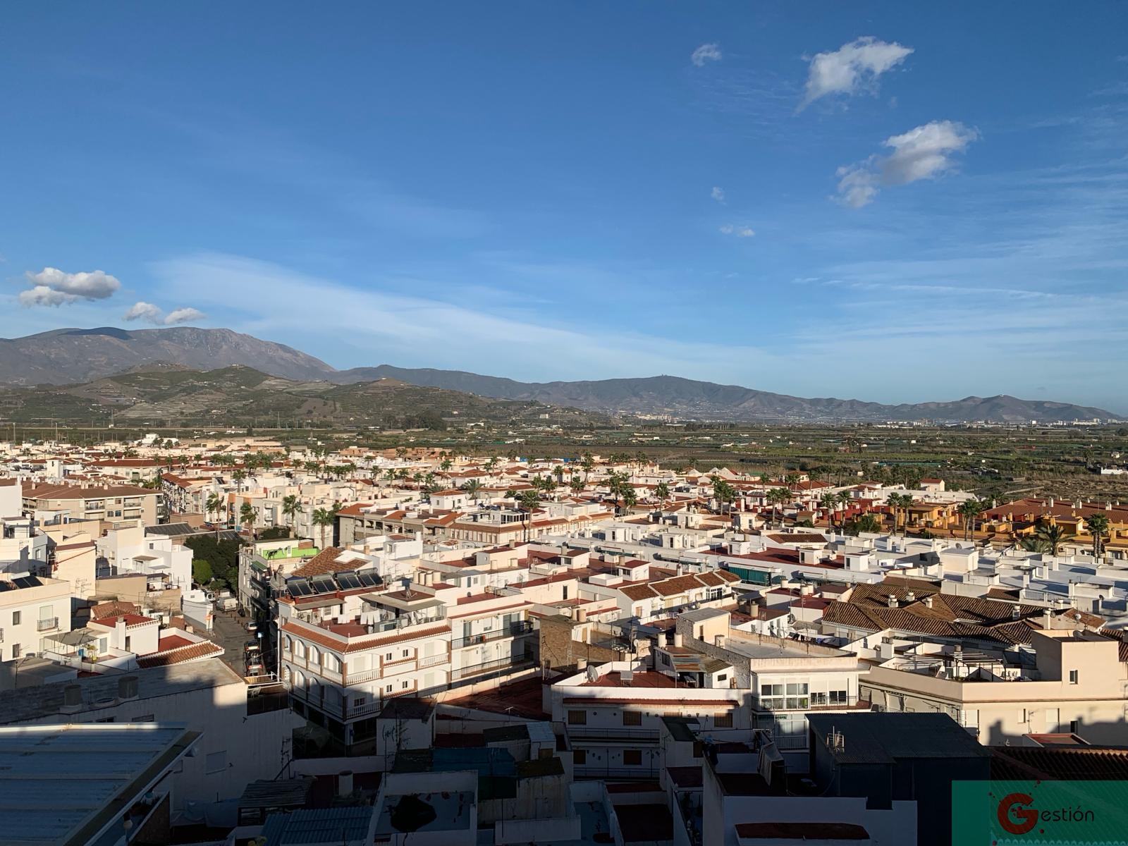 For sale of house in Salobreña